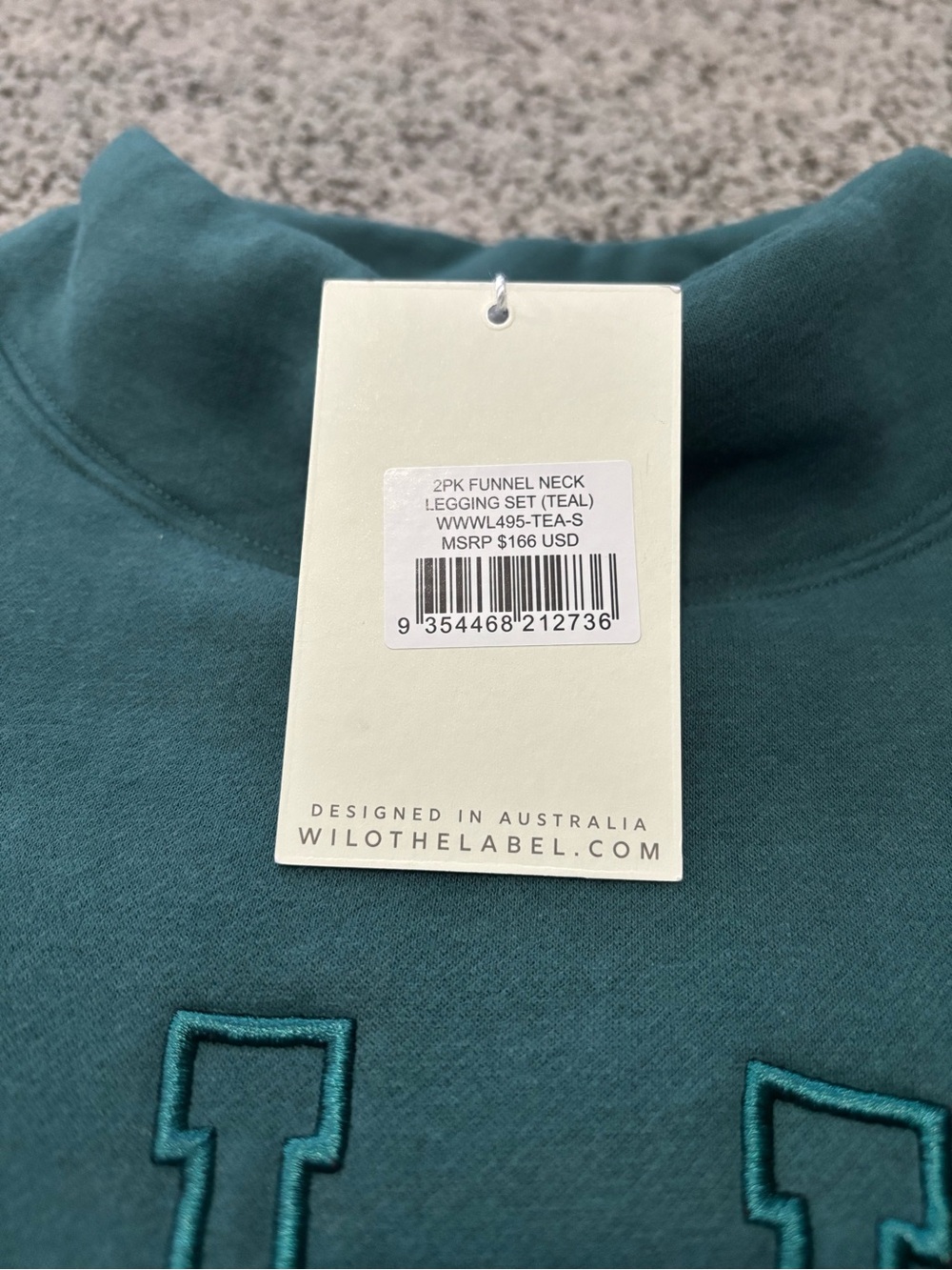 Wilo Women's Green Turtleneck Sweater - Relaxed Mock Neck - Picture 5 of 5